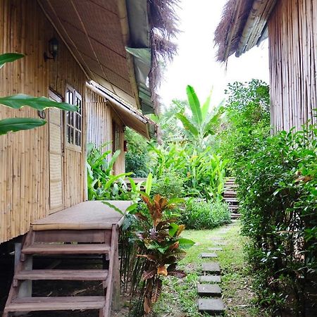 Lanna House Lanna Hut Chiangmai Bed & Breakfast Chiang Mai Exterior photo