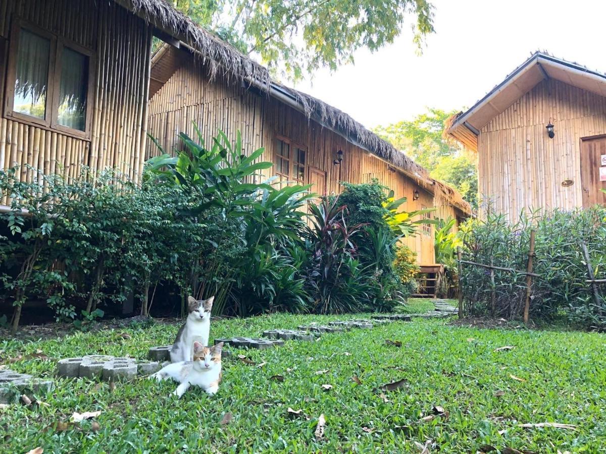 Lanna House Lanna Hut Chiangmai Bed & Breakfast Chiang Mai Exterior photo