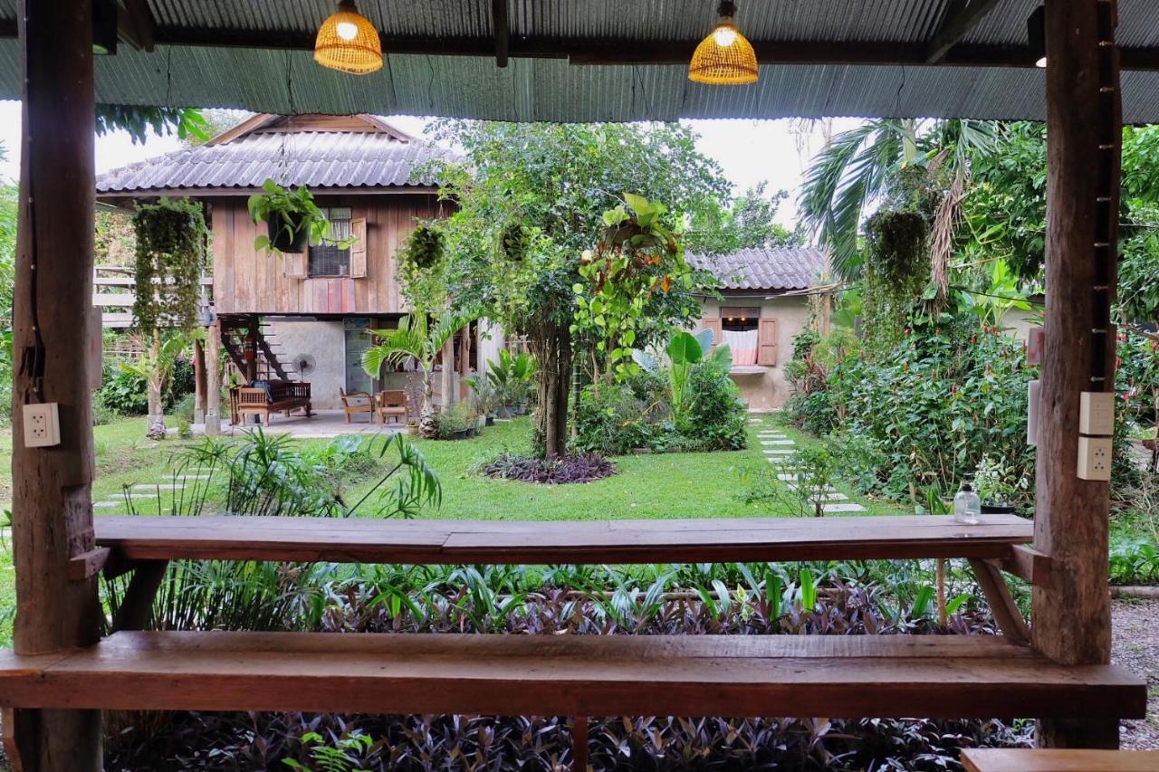 Lanna House Lanna Hut Chiangmai Bed & Breakfast Chiang Mai Exterior photo